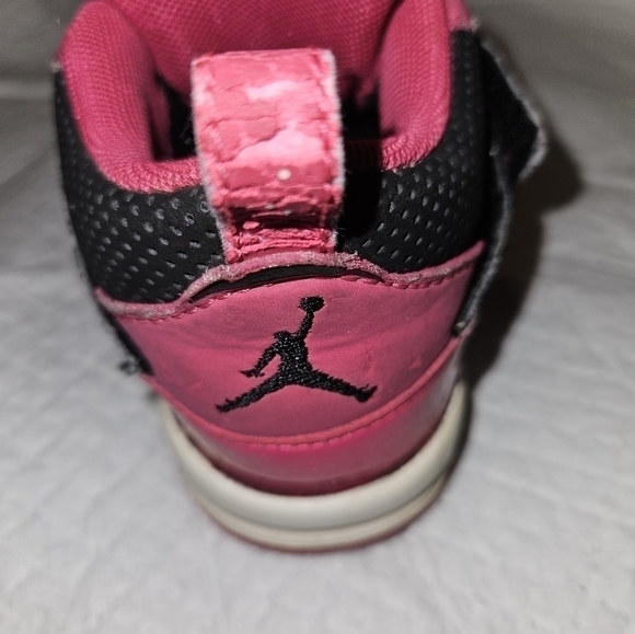 Girls Nike Air Jordan Retro Shoes Sneakers 6C Pink - Picture 11 of 14